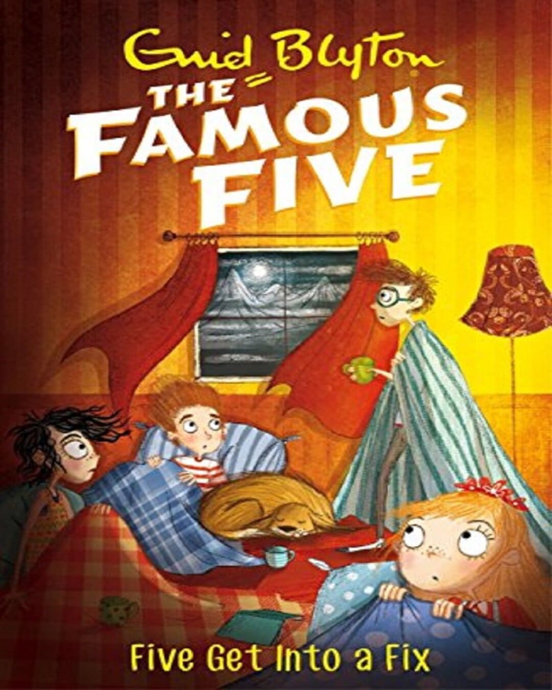 Famous Five: Five Get Into A Fix 17 by Enid Blyton [Paperback]