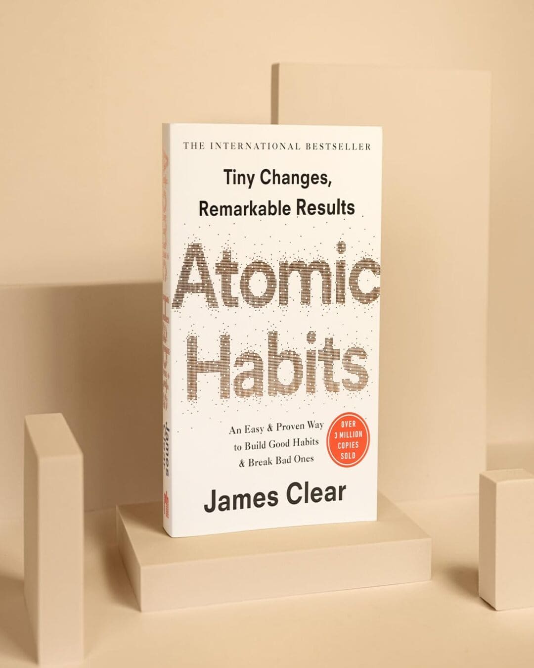 Atomic Habits by James Clear [Paperback]