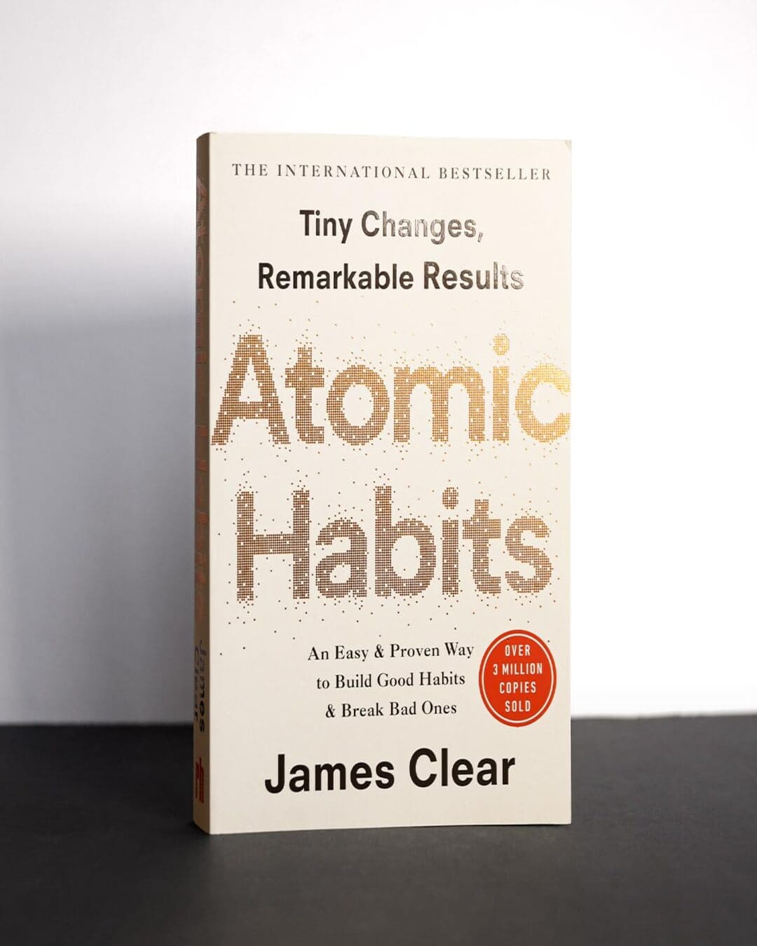 Atomic Habits by James Clear [Paperback]